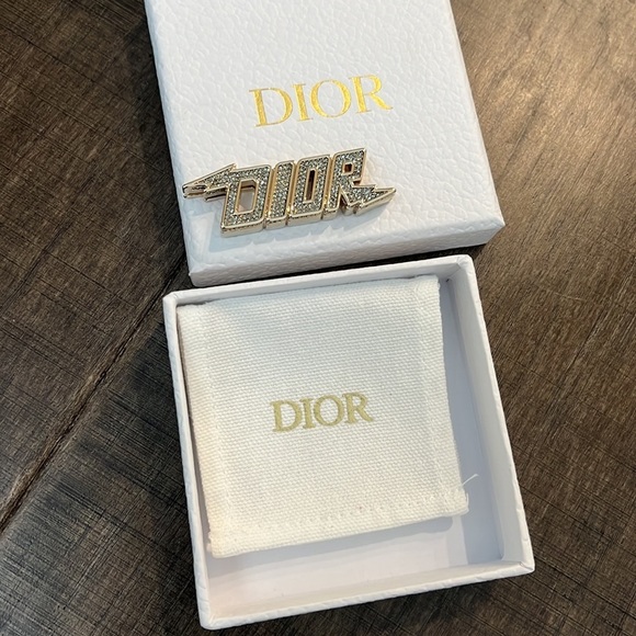 100% AUTHENTIC DIOR EMBELLISHED CHARM . Comes with the box and dust pock… - Picture 13 of 17